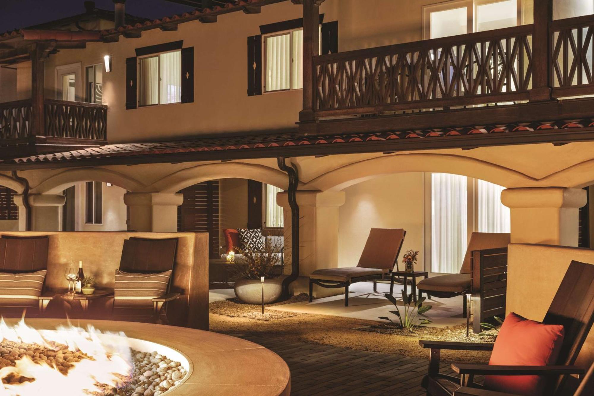 Zachari Dunes On Mandalay Beach, Curio Collection By Hilton Oxnard Exterior photo